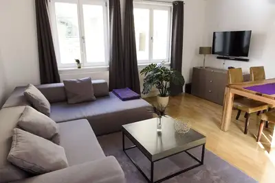 Image de Appartement de vacances / d'affaires récemment rénové - à seulement 5 minutes de l'Oktoberfest
