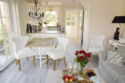 Image de 5 * - Un toit de charme champêtre de chaume, les plus beaux intérieurs, grand jardin ensoleillé.
