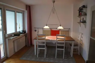 Image de Appartement de ville confortable avec abri pour 2 à 5 personnes près des thermes