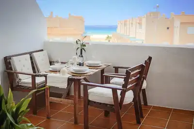 Image de Très bel appartement dans un emplacement privilégié sur la plage avec terrasse et vue sur la mer