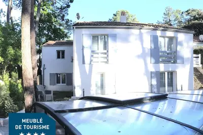 Image de Grande villa 5 chambres, au calme, piscine privative, proche mer et commerces