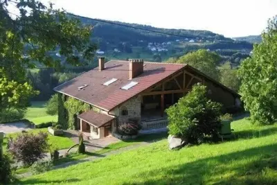Image de Ferme Traditionnelle Renovée (1779), décoration Intérieure Soignée