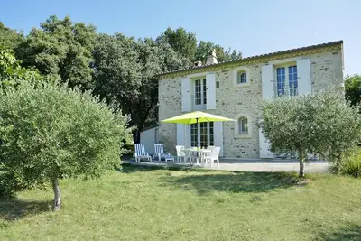 Image de Maison de charme en Provence pour 4 personnes, meublé de tourisme 4 étoiles