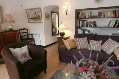 Image de Agréable maison de village spacieuse et ensoleillée en centre ville