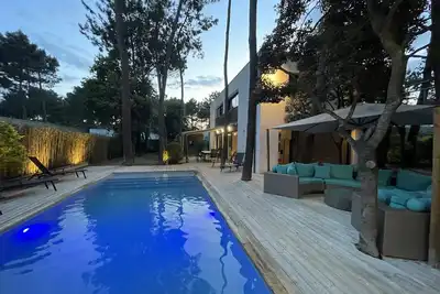 Image de Location (10 personnes max) maison \/ Villa la palmyre (dans le golf resort)