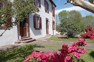 Image de GÎTE Maison Ybarnegaray à St Jean Pied de Port - Spa/Jacuzzi en option