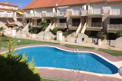 Image de Appartement Ă 50m de la mer avec piscine et climatisation