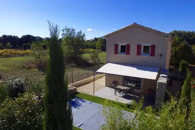 Image de Le Cigalou Avec Sa Piscine Et Son Jardin