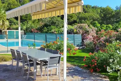 Image de Entre mer et forêt, l'un des coins les plus tranquilles du littoral du Var