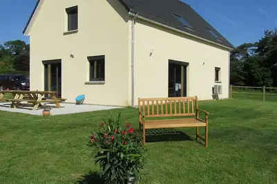 Image de maison spacieuse 5 chambres, au calme, tout confort Ă - de 3 km de la plage l