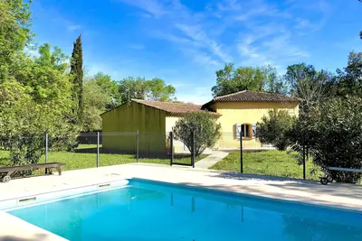 Image de Villa plain pied, 4 chbres, piscine, proche des plages du Golfe de Saint Trop