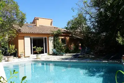 Image de villa Montpellier avec piscine 10 mn du centre ville 8 km de la plage.