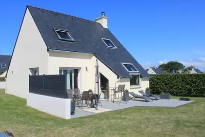 Image de Maison à proximité immédiate de la plage et chemin de randonnée