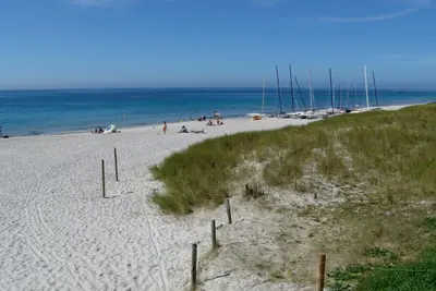 Image de A 100 m de la plage, Agreable Maison De Bord De Mer, petite vue mer