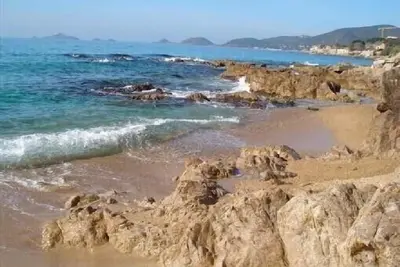 Image de ''Les Pieds Dans L'Eau'' appartement de standing face aux iles sanguinaires