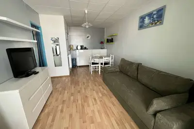 Image de Appartement 2 pièces avec terrasse et véranda, à 200 m de la plage, commerces et pistes cyclables