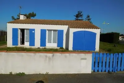 Image de Maison 2 chambres proche plage avec jardin, animaux et Wi-Fi à L'Aiguillon-sur-Mer