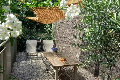 Image de Maison pour 6 personnes avec jardin ombragé près du centre de Vals les Bains.