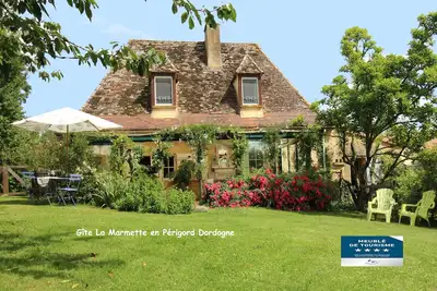 Image de gîte**** Lamarmette. En pleine nature, piscine privée, borne recharge \"Tesla\"