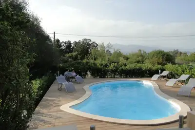 Image de \"Casa di Mamma\" Appart dans maison, vue mer et montagne +piscine.
