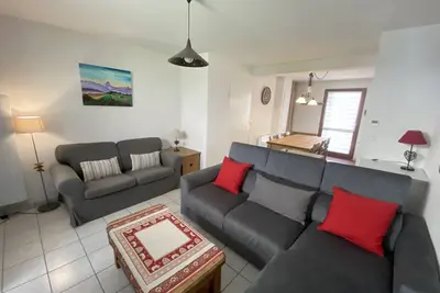 Image de Charmant T3 Duplex, confortable, vue superbe Ă 200m du Skyvall