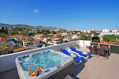 Isla 1, 2 min de la Plage Santa Ana, Penthouse, Jacuzzi, terrasse, Bbq, A/C