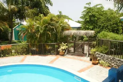 Image de Bungalows 2 chambres à moins de 150m à pied d'un beau lagon gîte ti figues