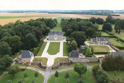 Image de Maison De Caractere située dans un cadre historique  aux portes de Caen