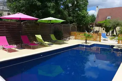 Image de Maison En Pierre Avec Piscine Chauffee (Week End 700 €)