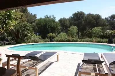 Image de Appartement T3 De 76 M² (Modulable En T4) Dans Villa De Standing Avec Piscine