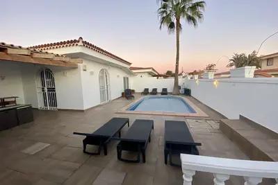 Image de “Villa One”<br>Pérgola, private swimming pool, Bbq, Calm, sun, peace.