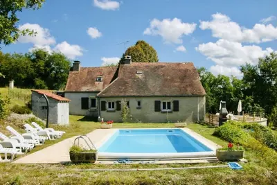 Image de domaine biargues 9 pers avec piscine sécurisée  entre sarlat et rocamadour