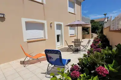 Image de Logement de 45m2; en rez de jardin dans villa Ă Brem sur Mer