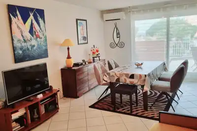 Image de T2 56 m² Clim, Wi-Fi - Terrasse 22 m² - Mer 150 m - Proche Centre - Commodités