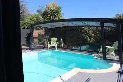 Image de Plénitude Bretonne piscine couverte chauffée à l année, jacuzzi, massages