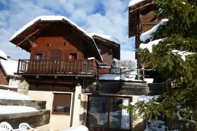 Image de Une situation unique : la vie dans un chalet atypique au bord des pistes