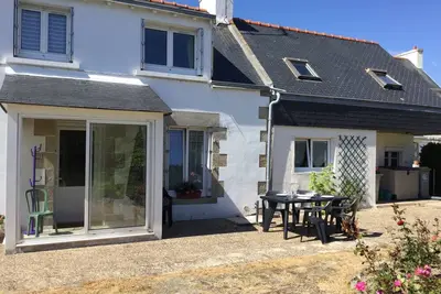 Image de Maison bretonne rénovée proche de l'océan (100 m) avec jardin clos.