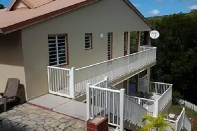 Appartement T3 au calme avec jacuzzi à 5' des plages et 15' de fort de france