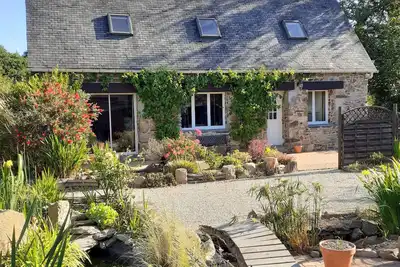 Image de Gîte accueillant dans grand jardin arboré