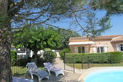 Image de Villa avec grand jardin, piscine chauffée proche Vaison et Mt Ventoux
