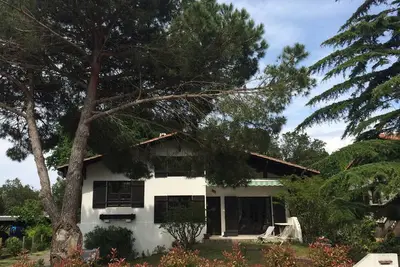 Image de Maison avec piscine, port et plage