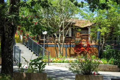 Image de location mobil home/chalet dans joli camping familial