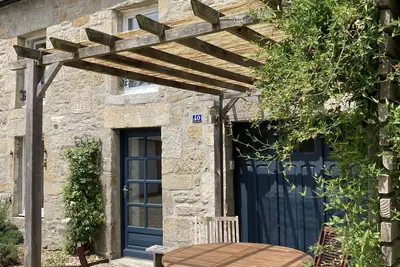 Image de maison de pecheur bord de mer dans centre de st jacut de la mer proche St Malo