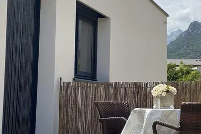 Image de Casa ind’é noi : studio climatisé en rez-de-jardin avec parking