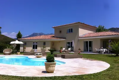 Image de Villa de grand standing avec piscine et spa à Ajaccio