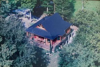 Image de Chalet bois vue Pyrénées proche montagne et mer
