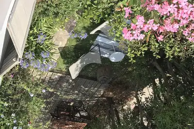 Image de T3 en bord de mer, 2 chambres, rez de jardin, terrasse et belle vue.