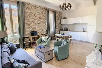 Image de 3 pièces de charme en plein cœur du Vieil Antibes