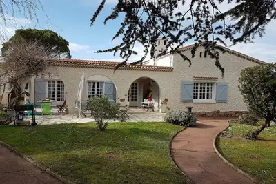 Au calme 10 kms Toulouse villa sur  p'tit parc+ piscine h-sol 8x5