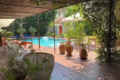 Image de Proche D'Avignon, Maison d'hôtes AdriAnna avec terrasse et piscine privée